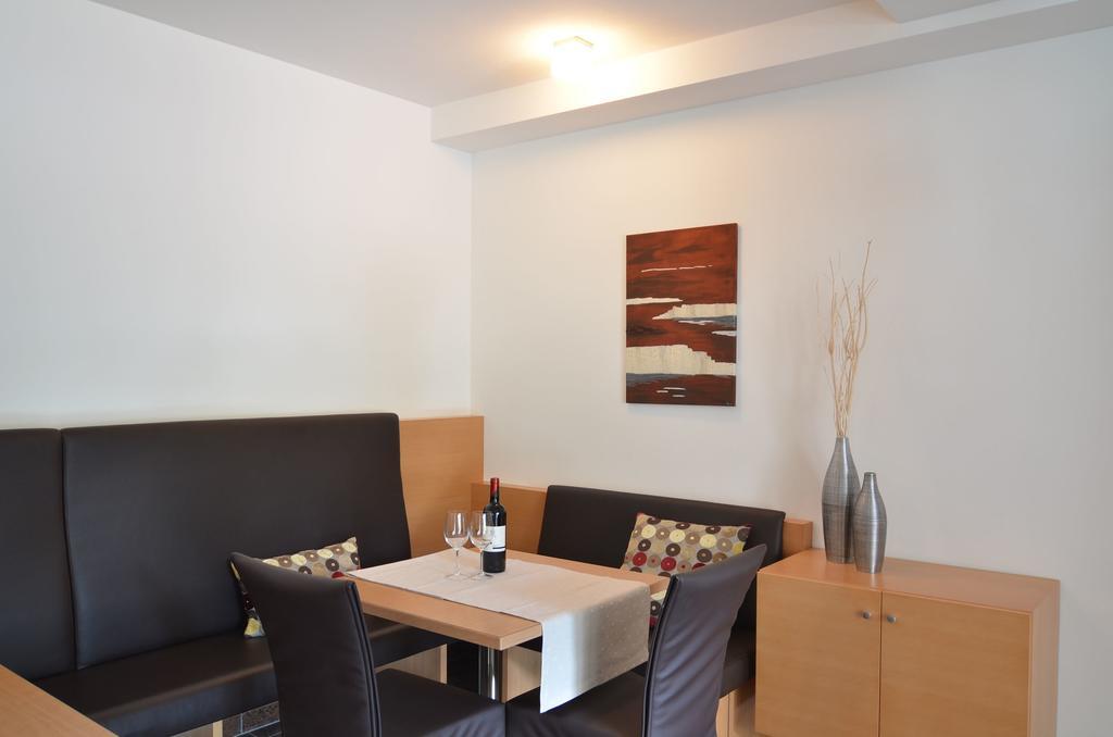 Garni Hotel Peterlinhof Калдаро Екстериор снимка