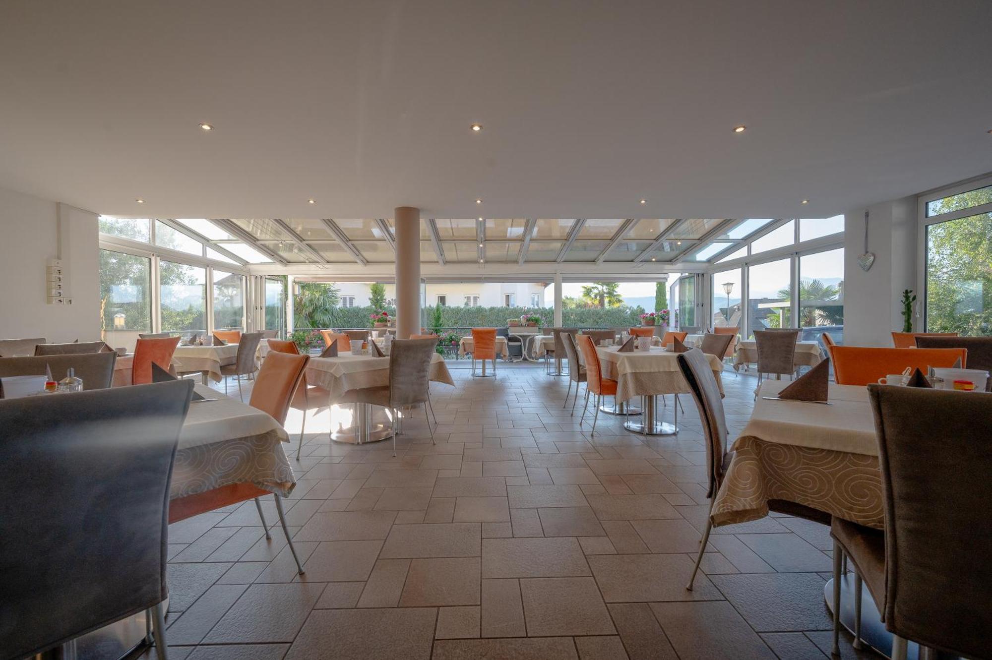 Garni Hotel Peterlinhof Калдаро Екстериор снимка