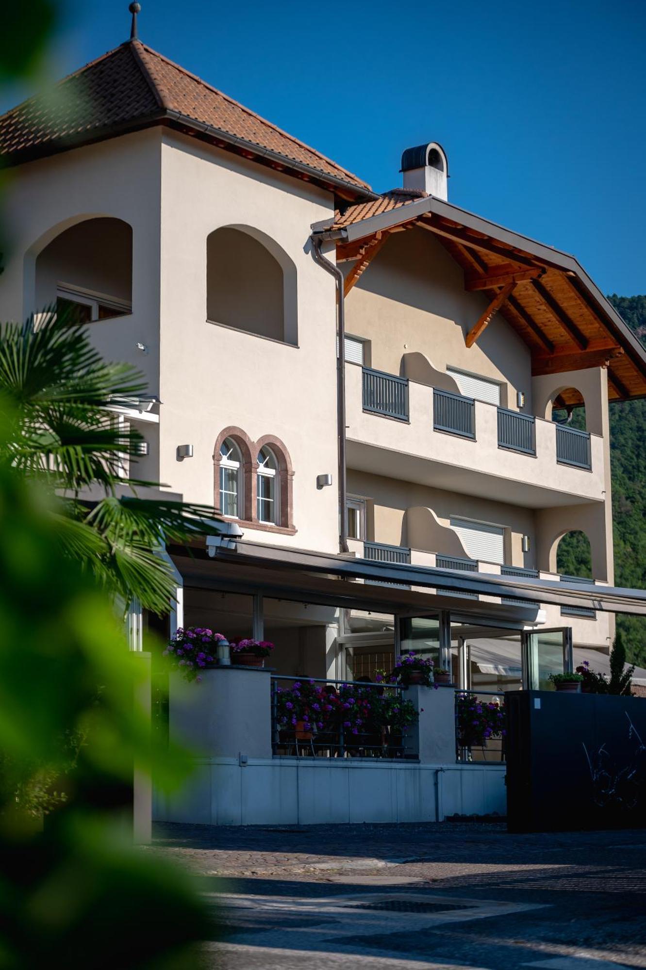 Garni Hotel Peterlinhof Калдаро Екстериор снимка