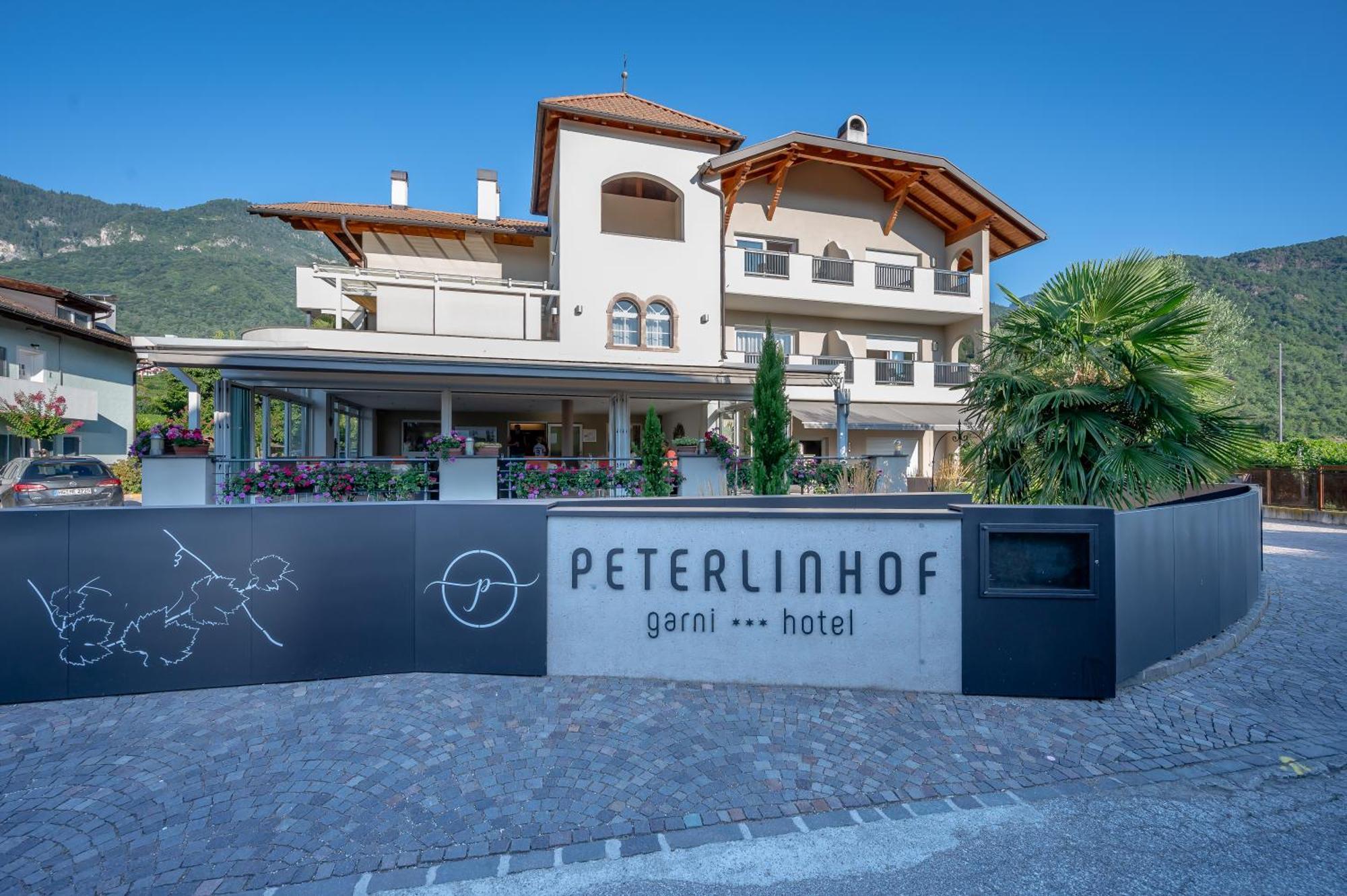 Garni Hotel Peterlinhof Калдаро Екстериор снимка