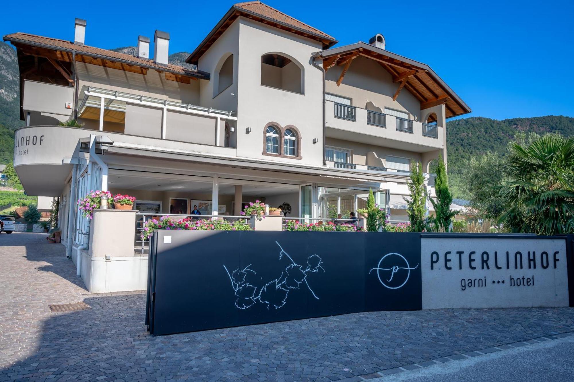 Garni Hotel Peterlinhof Калдаро Екстериор снимка