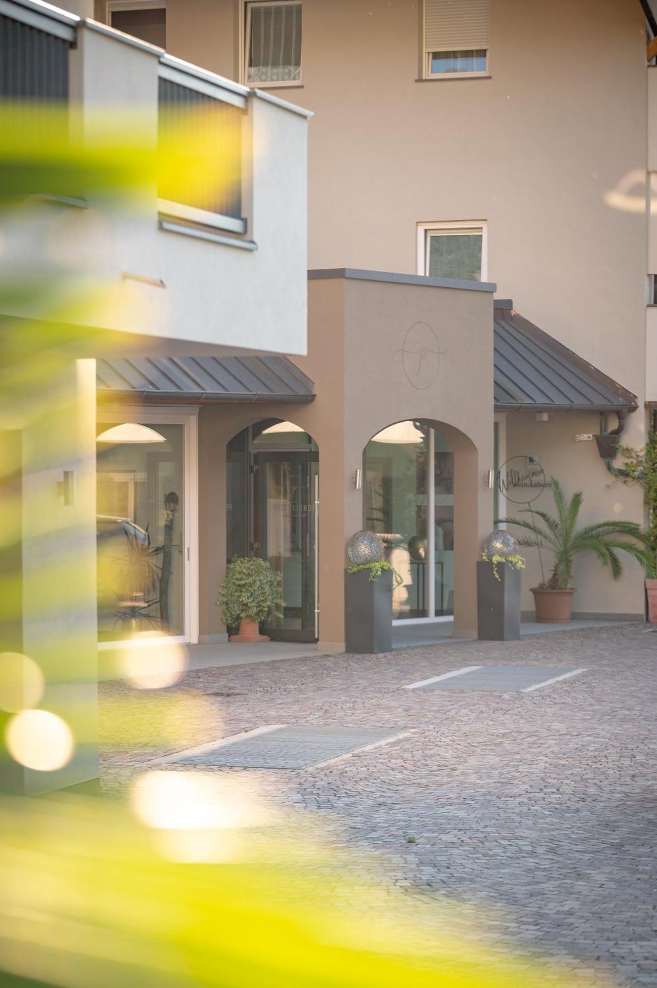 Garni Hotel Peterlinhof Калдаро Екстериор снимка